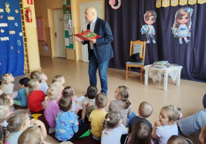 Słuchamy wierszy.