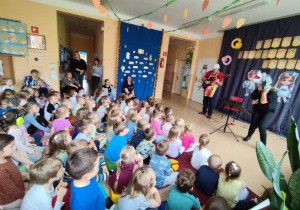 Poznajemy gitarę.