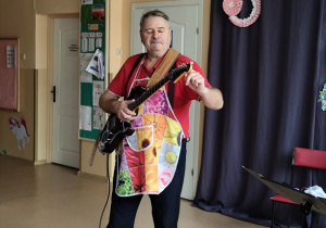 Poznajemy gitarę.