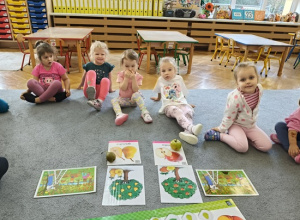 "Pani Jesień plony niesie"