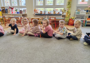 Uczymy sie o pszczołach.