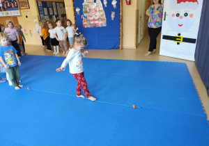 Ćwiczenia z piłeczkami.