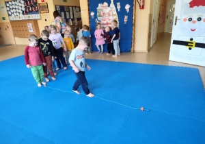 Ćwiczenia z piłeczkami.