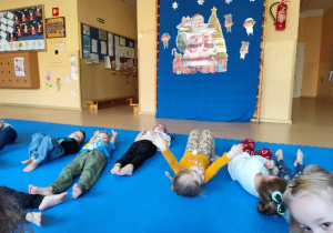 Ćwiczenia z piłeczkami.