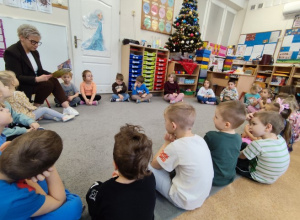 Zajęcia biblioteczne "Babcia i Dziadek dają radę"