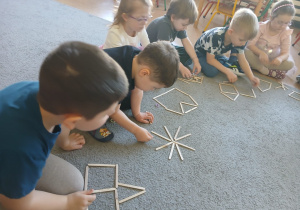 Patyczki i do dzieła.