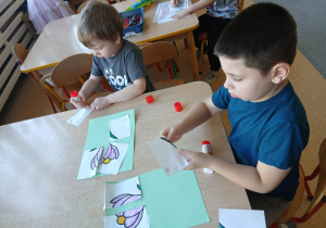 Patyczki i do dzieła.