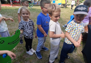 jedzenie popcornu