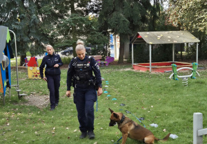 Spotkanie z policjantkami z psem.