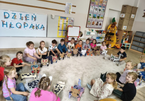 Zabawa kotami.