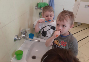 Myjemy zęby